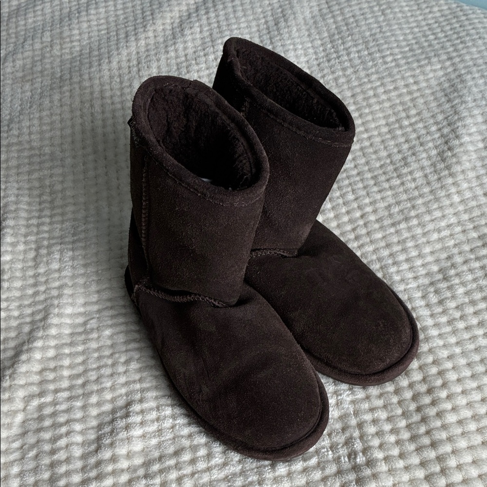 BearPaw Emma Youth Suede Wool blend Chocolate Boots. Used with Love. Size 4.